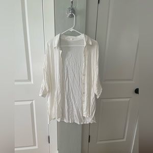 White flowy beach shirt coverup